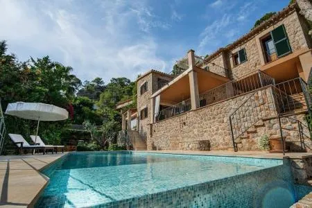 Luxury villa - Deià, built surface 238 m², plot surface 1792 m², terrace size 55 m², 3... — photo 1