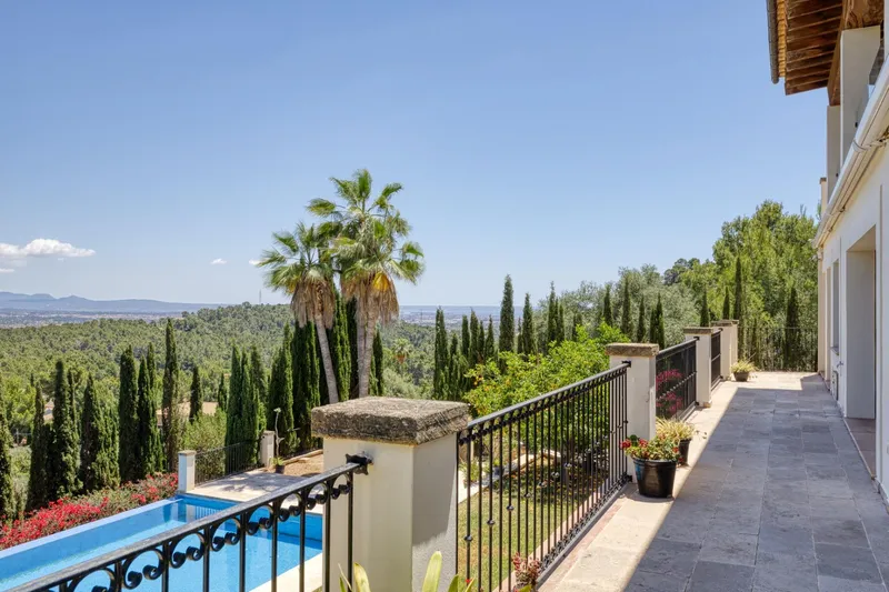 Spacious 6-bedroom villa with panoramic views and ETV license for 12 guests — photo 12