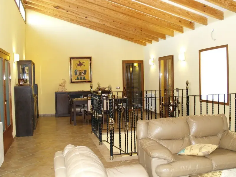 On a plot of 19,600 square meters in the Son Ferriol area, very well connected to Palma, airport, beaches, etc.... we find — photo 4