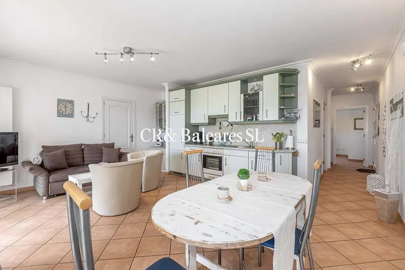 Apartment for sale in Paguera, Calvià, Mallorca, Baleares, Mallorca — photo 1