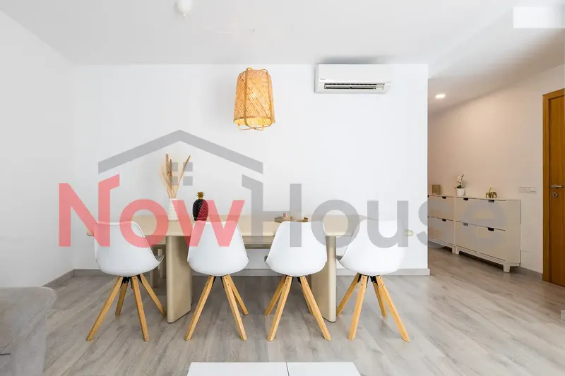 We present this exclusive and bright 85 m² apartment, with a 7 m² terrace, built in 2009 and located in a quiet and well-connected area — photo 8