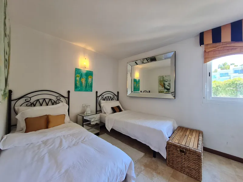 Coastal property with stunning sea views — photo 12