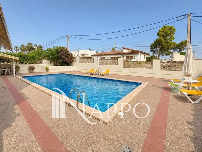 Nappo Real Estate tiene el placer de presentaros este atractivo apartamento exterior con una magnífica terraza de 119 m², situado en la prim — photo 2