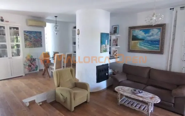 Ground floor with private garden and communal pool in Cala Mandia — photo 9
