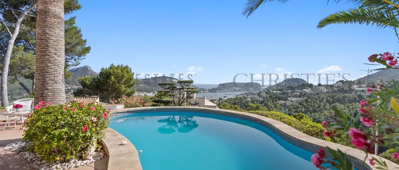 Mediterranean villa in Puerto de Andratx with harbor and sea views — photo 9