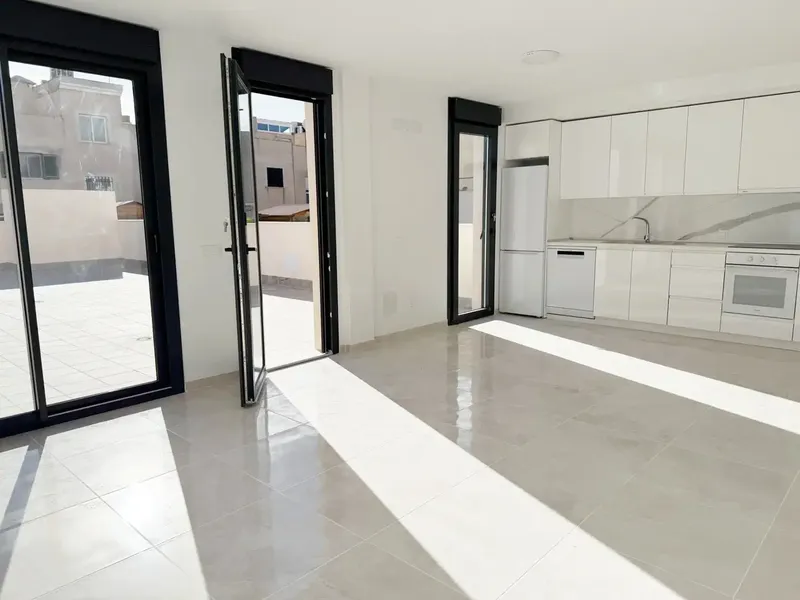 I. Vivienda de 2 habitaciones, con armarios empotrados, cocina office totalmente amueblada con electrodomésticos, 2 baños completos con mamp — photo 1