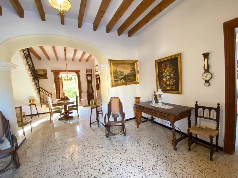 Unique Opportunity: Manor House of 375 m2 with Garage in Biniali. Luxury Potential for €749,000 — photo 3