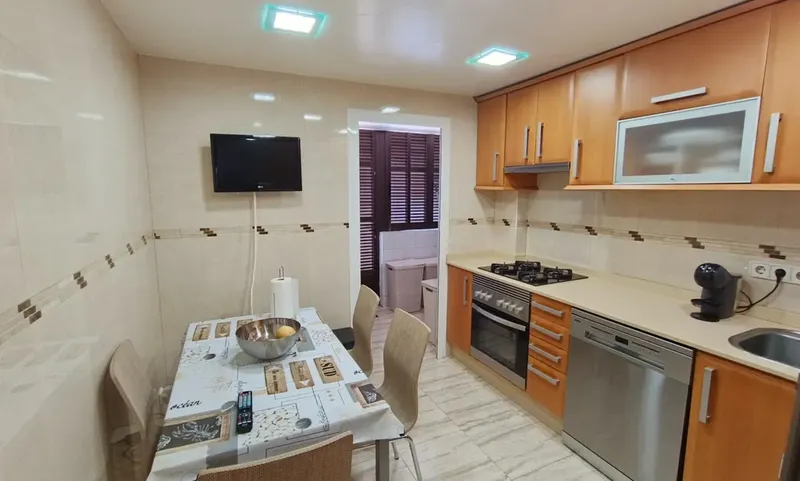 Apartment for sale on Calle Reis Católico with 4 bedrooms — photo 3