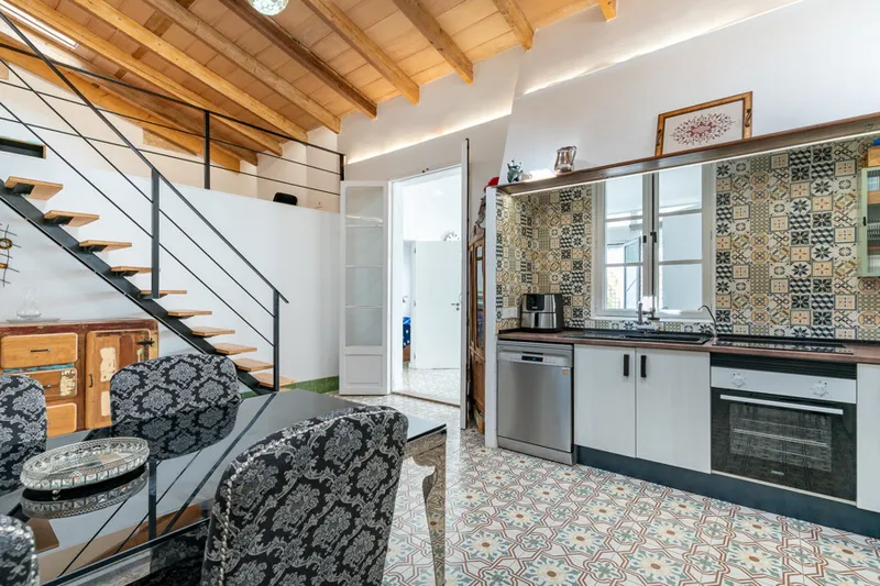 Charming Renovated Townhouse with Exceptional Potential in Santa Catalina — photo 5