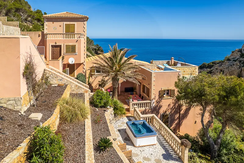 Exclusive villa with breathtaking sea views — photo 3