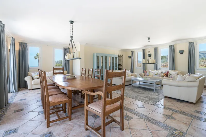 Impressive rustic estate 300 meters from the sea — photo 7