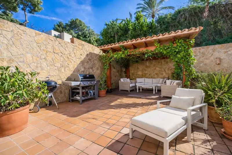 A beautiful duplex apartment in a privileged location in Portal Nous - Castillo de Bendinat, within a large complex of — photo 10