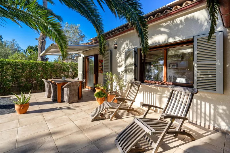 Charming villa with garden and pool in a sought-after location — photo 5