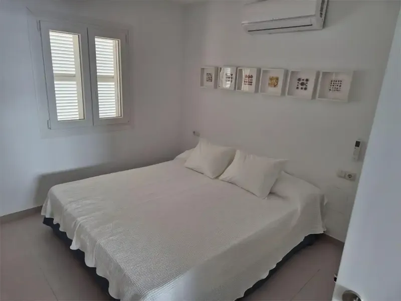 Duplex en primera línea de mar junto al faro de Cala Galiota. Dos terrazas. Precio para los meses de octubre a abril. — photo 2