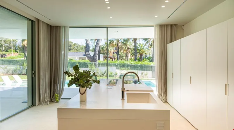 Contemporary Architectural Villa with Wellness Spaces for Sale in Santa Ponsa — photo 6