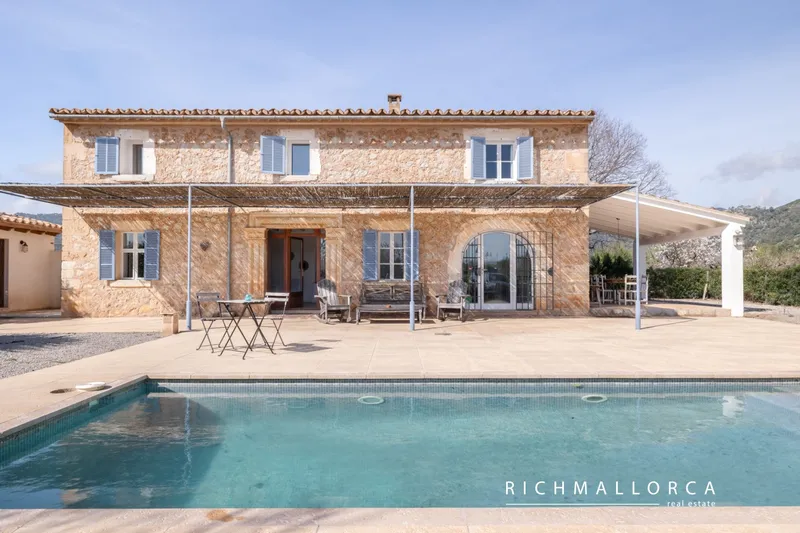Mallorcan finca with holiday rental licence (6), pool and 25,000 m² near Lloseta — photo 2