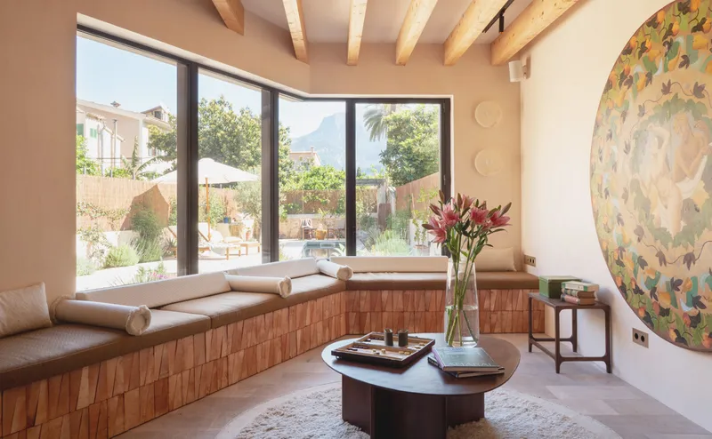 Spectacular Townhouse with Garden and Pool — photo 3