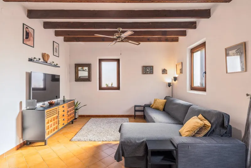 Charming house with sunny patio and holiday rental licence — photo 5