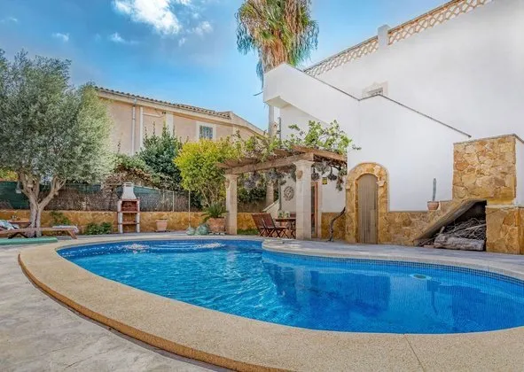 Detached house in Son Ferrer, Calvià — photo 1