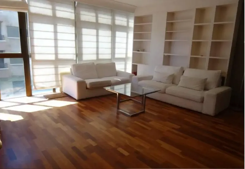 Piso con terraza en alquiler en Llevant — photo 4