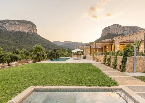 Country house in Alaró — photo 1
