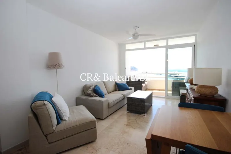 Lovely beachfront apartment with stunning sea views — photo 2