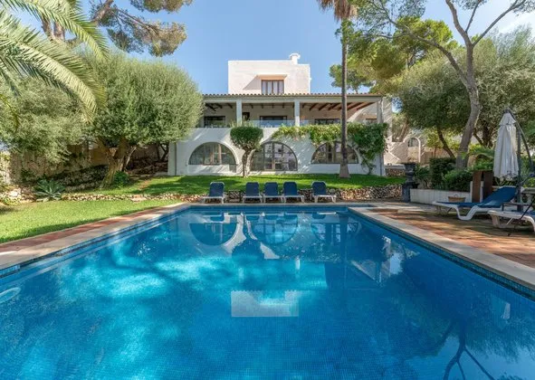 Detached house in Carrer de Cala d'Hort, 10, Cala d'Or, Santanyí — photo 1