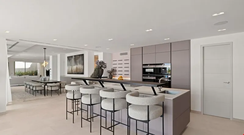 Exceptional frontline coastal residence with five suites in Cala Vinyes — photo 6