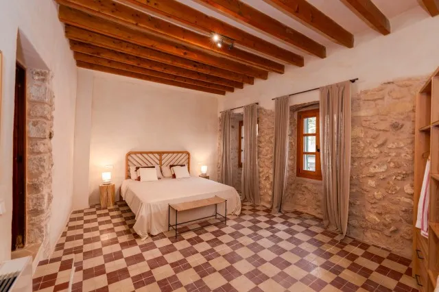 Charming fully renovated historic town house with pool for sale in Alaro, Mallorca — photo 11