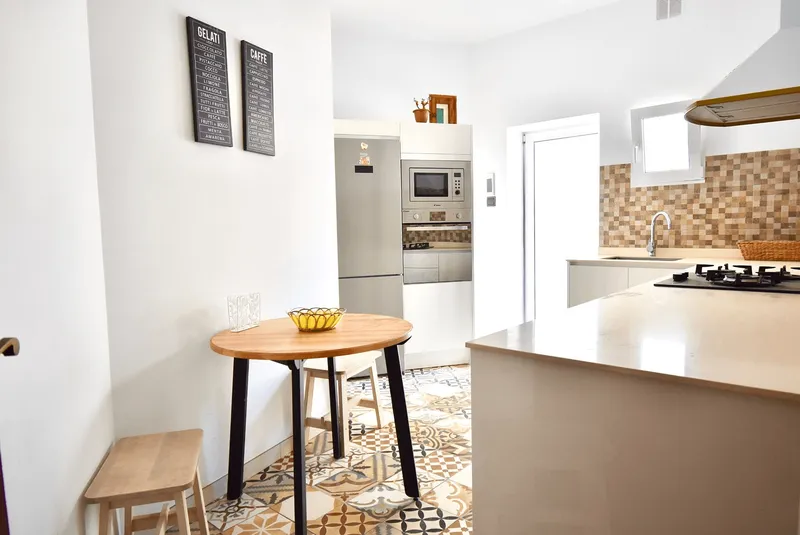 Renovated apartment with terrace and four bedrooms in the old town of Palma de Mallorca — photo 9