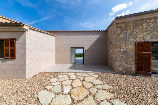 Sineu, newly-built finca in central Mallorca with wonderful sweeping views — photo 11