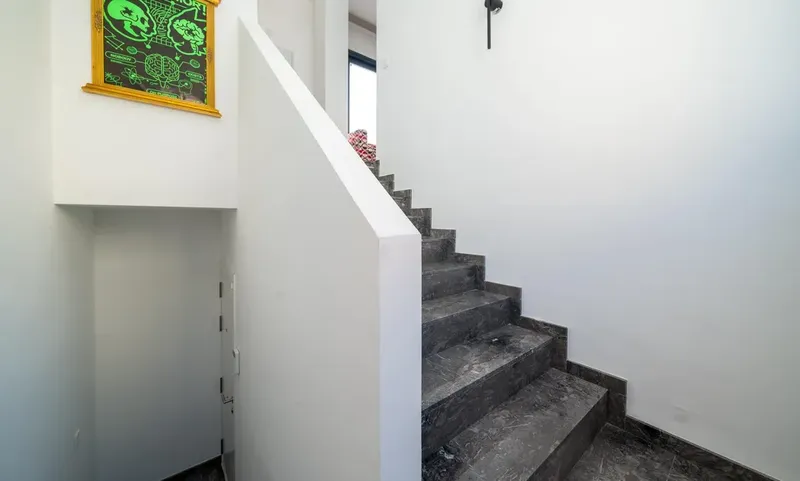 New construction penthouse with large private terrace — photo 6