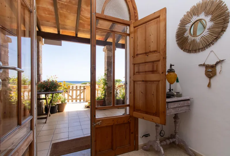 House with sea views, great potential and charming location in Sa Rapita — photo 3