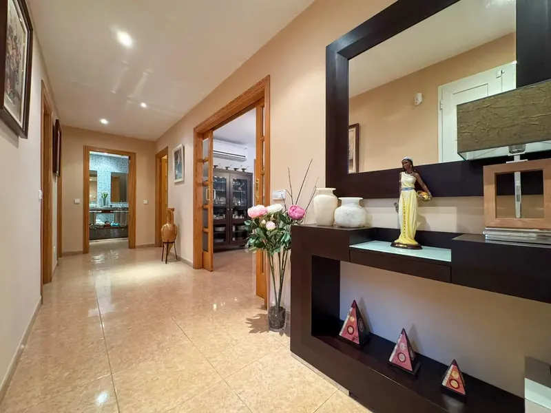 Located in the quiet and family-friendly area of Son Amonda in Inca, this spectacular duplex chalet stands out for its spaciousness and comfort. — photo 3