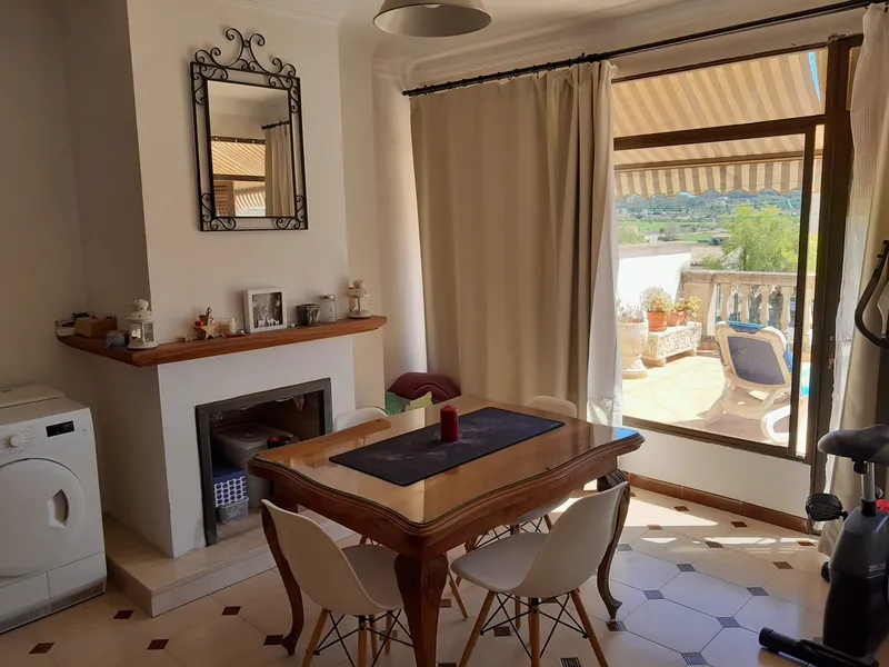 CASA DE PUEBLO CON TERRAZA Y GARAJE EN MONTUIRI — photo 1