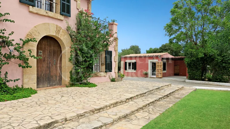Casa Rosa — Four-Bedroom Country Villa with Heated Pool and Guest Casita — photo 4