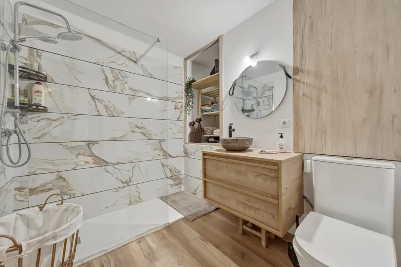 Spacious exterior flat with terrace and lift — photo 7