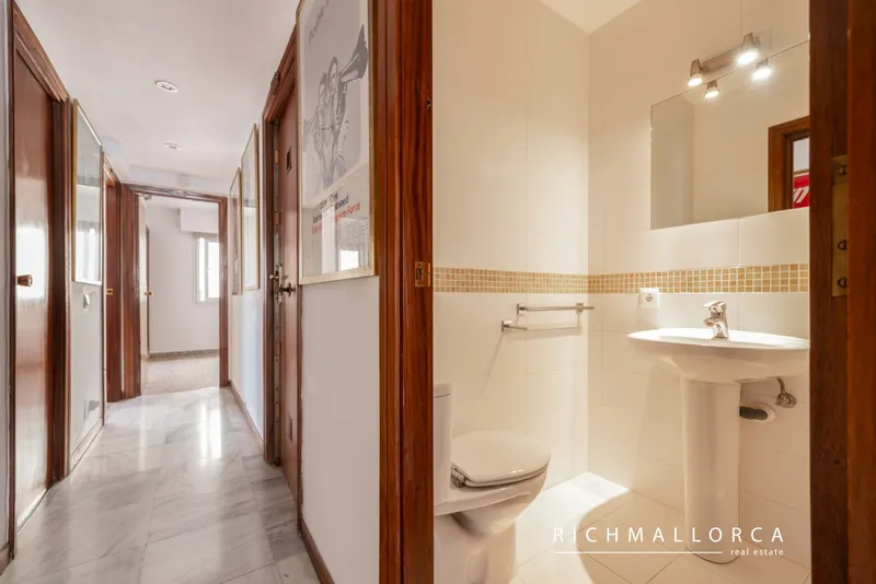Seafront Apartment with Panoramic Sea Views, Pool and Excellent Potential in Sant Agustí — photo 10