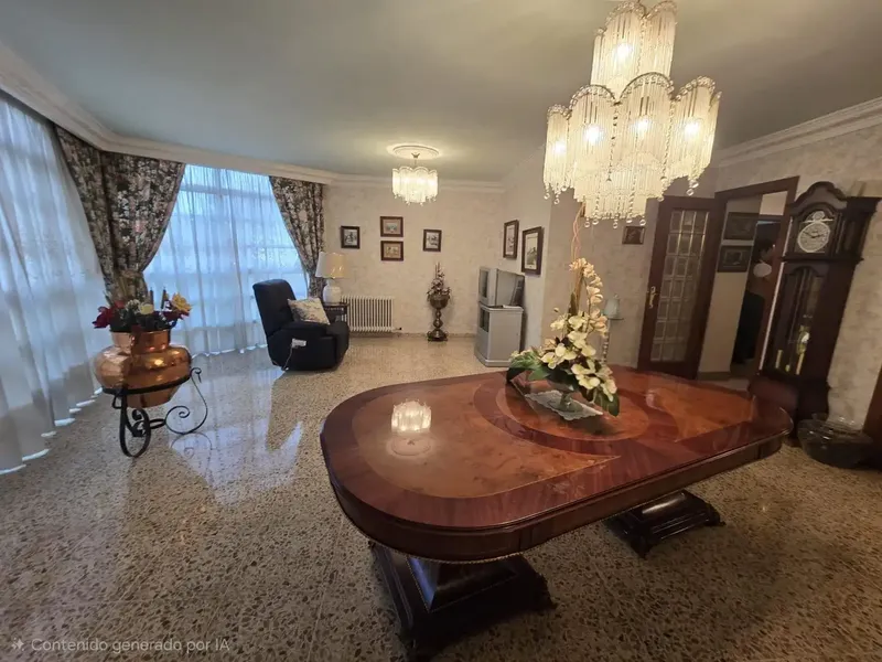 Located in the heart of Palma, in the Bons Aires area, this spacious and bright apartment is an excellent opportunity for those looking for a home — photo 10