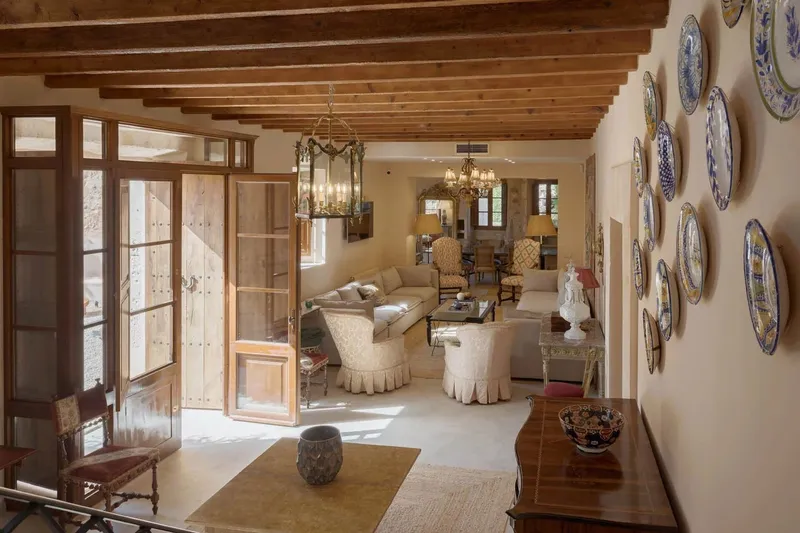 Historic possession near Es Trenc with extensive land ownership — photo 11
