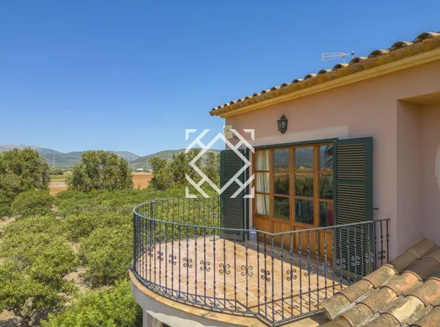 Spacious countryside villa with mountain views for sale in Sa Pobla, Mallorca — photo 1