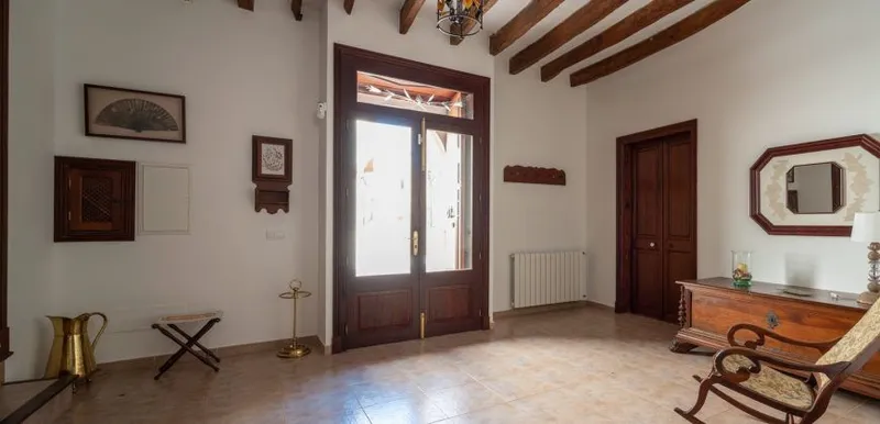 Townhouse for rent in Felanitx with terrace and outdoor space — photo 2