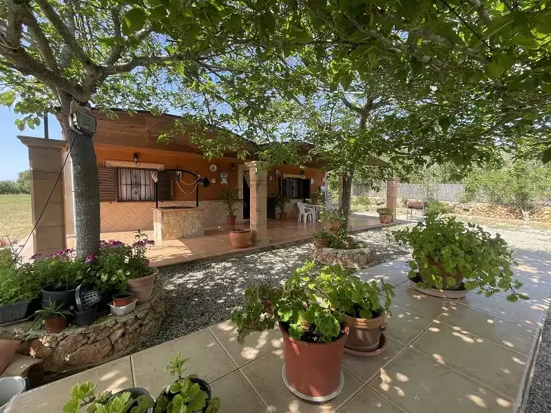 Chalet in good condition, near Llucmajor, fully legalized — photo 1