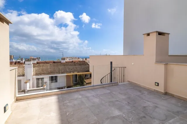 Modern townhouses with pools for sale in El Terreno, Palma, Mallorca — photo 2