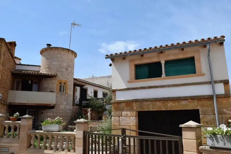 Spacious chalet with private pool and garden, set on 500 m² of land, in Colònia de Sant Pere. It has approx. 260 m² distri — photo 4