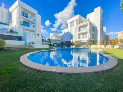 Modern 4 bedroom apartment in Palmanova - 3 minutes walk to the... — photo 1