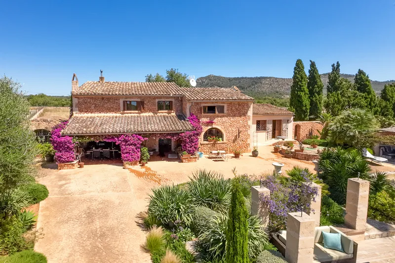 Finca for sale in Llucmajor with large plot of land — photo 7