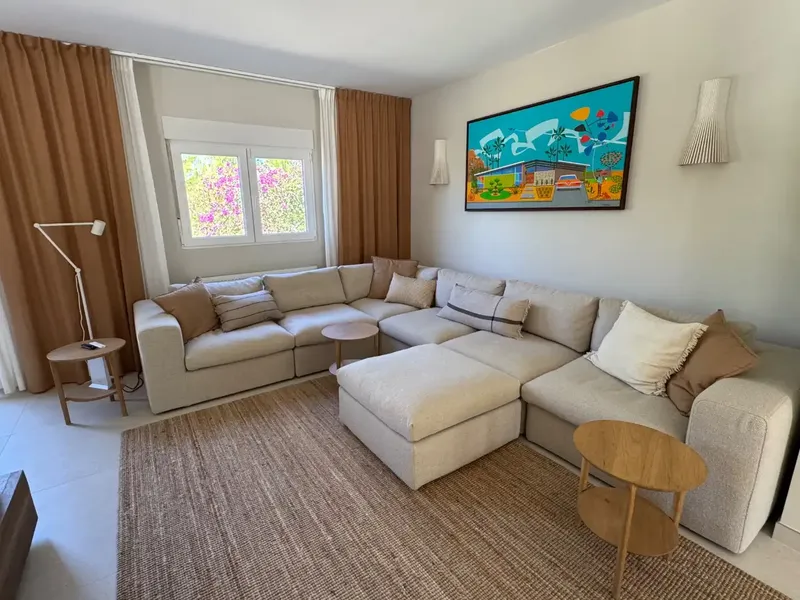 Discover this magnificent 383 m² home on a spectacular 2,804 m² plot — photo 11