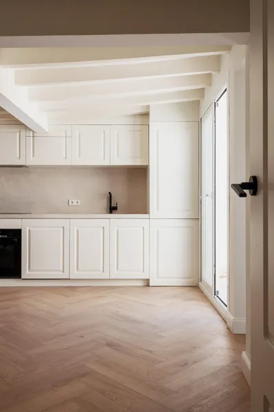 Newly renovated penthouse in Old Town — photo 5