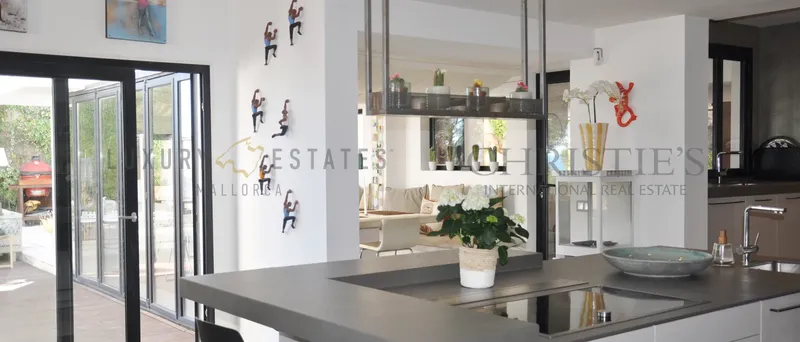 Modern villa in San Agustín near Palma with sea views and pool — photo 5